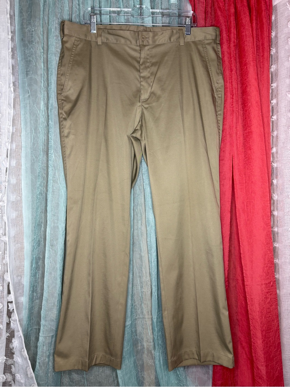 NikeGolf Men's Khaki Straight-Leg Chinos